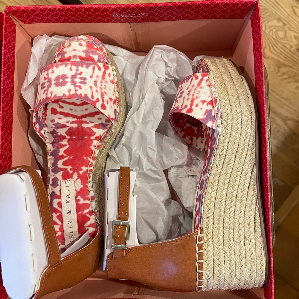 NWT tie dye platform sandals